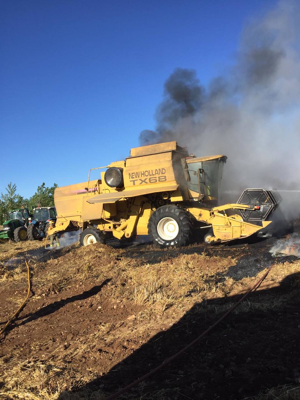 Un incendio destruye más de cuatro hectáreas de cereal en Campo de San Pedro