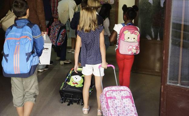 Educación publica los listados provisionales de Releo Plus