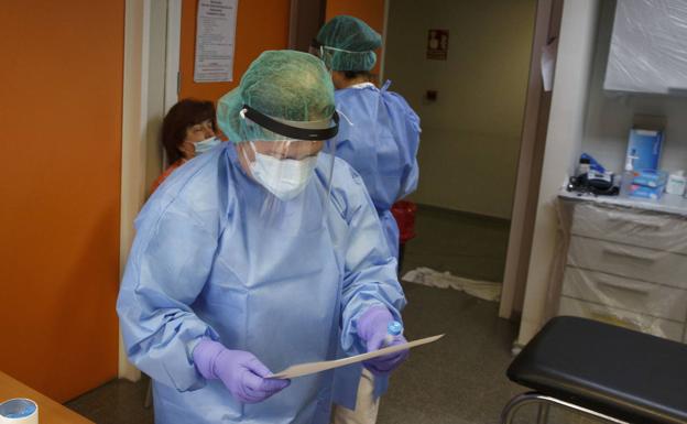 El TSJ no admite la querella contra la consejera de Sanidad por las mascarillas defectuosas