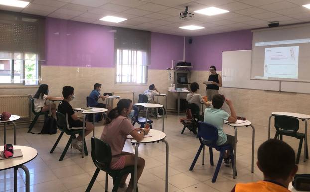 Las clases estivales de refuerzo reúnen a más de 460 alumnos