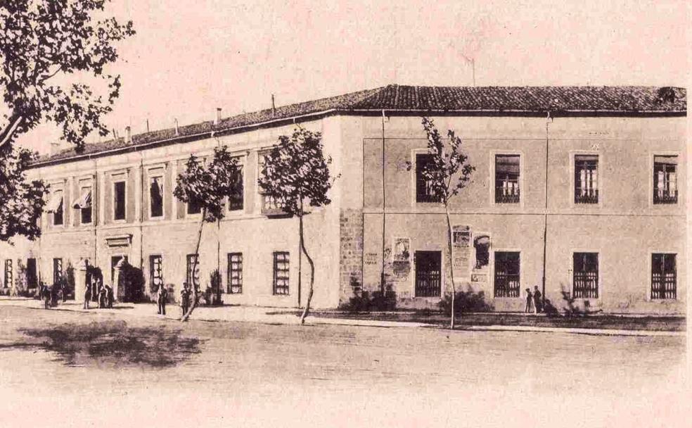 1915: fuego en la Academia de Caballería