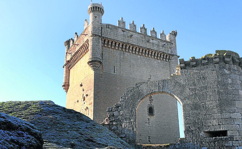 Belmonte de Campos: La torre en el límite entre dos reinos