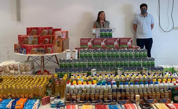 Nuevas Generaciones de Palencia recoge una tonelada de alimentos y productos de higiene
