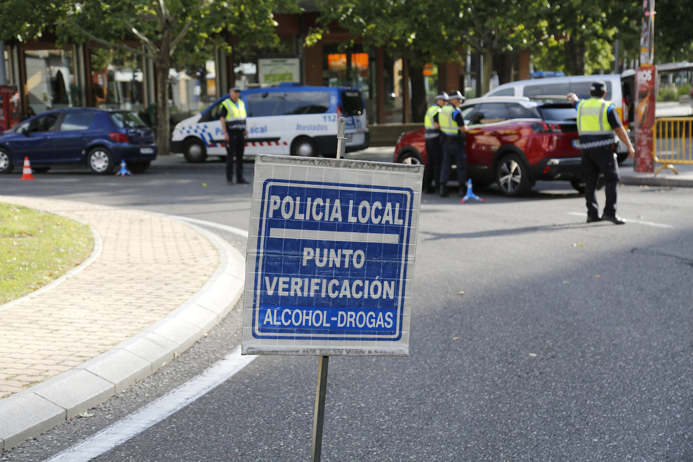 Un conductor ebrio causa daños a varios vehículos en Palencia