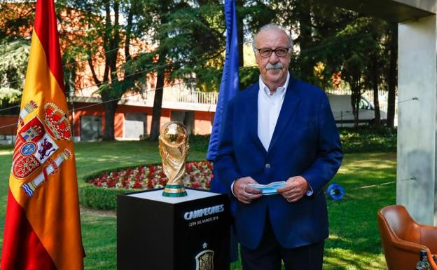 Del Bosque: «La selección de 2010 fue un equipo unido e inteligente»