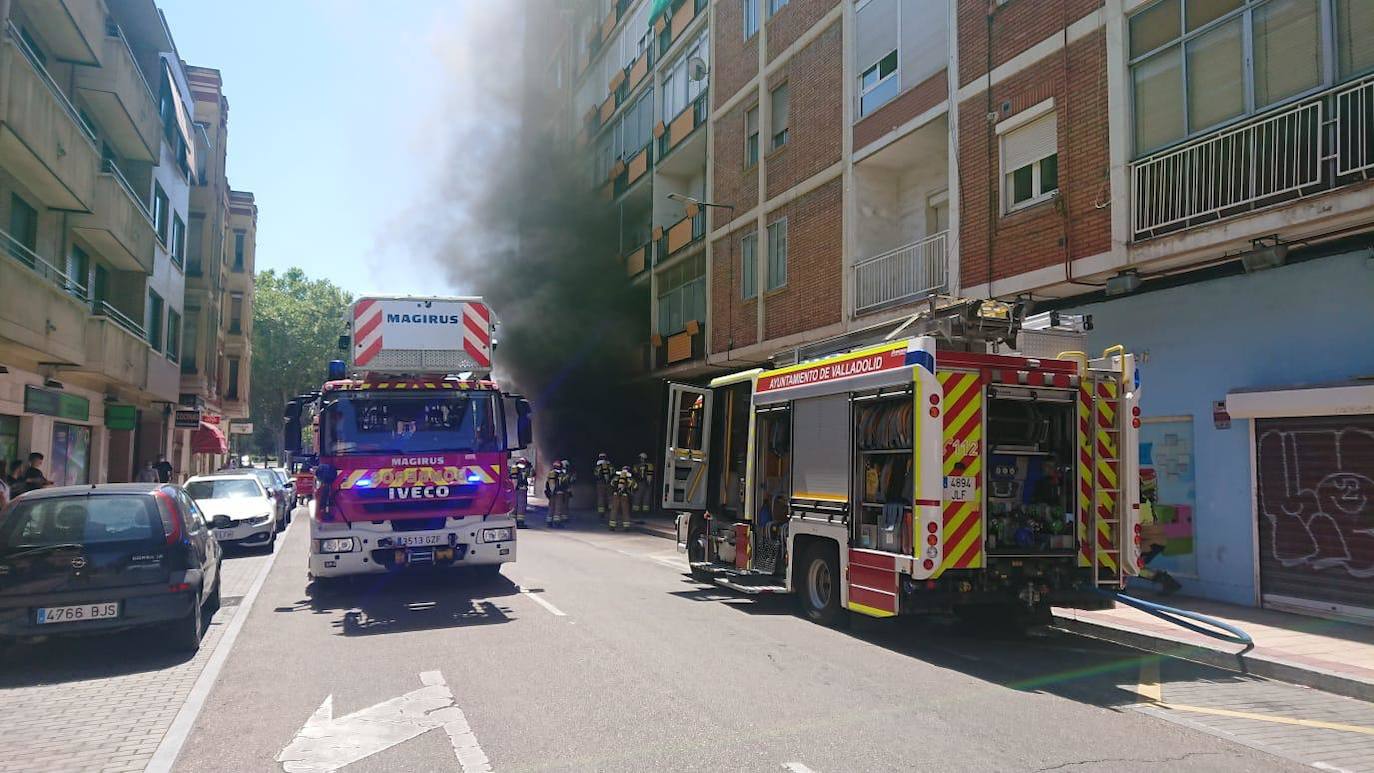 Un incendio en una discoteca obliga a cortar el Camino de la Esperanza