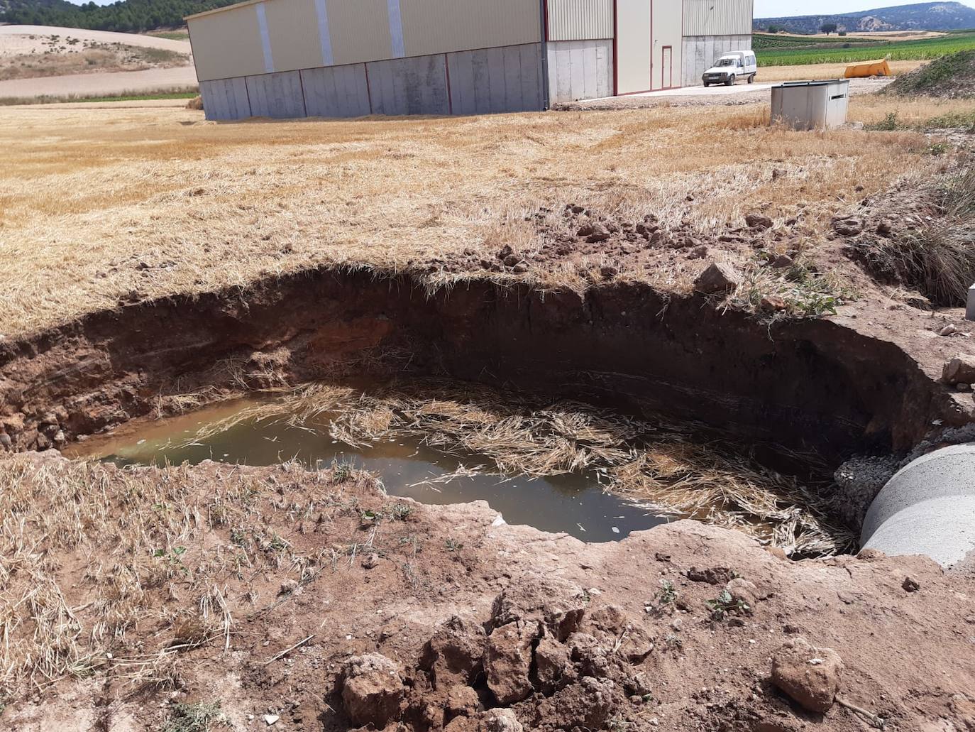 Nuevo reventón en la tubería del canal del Riaza en Valbuena