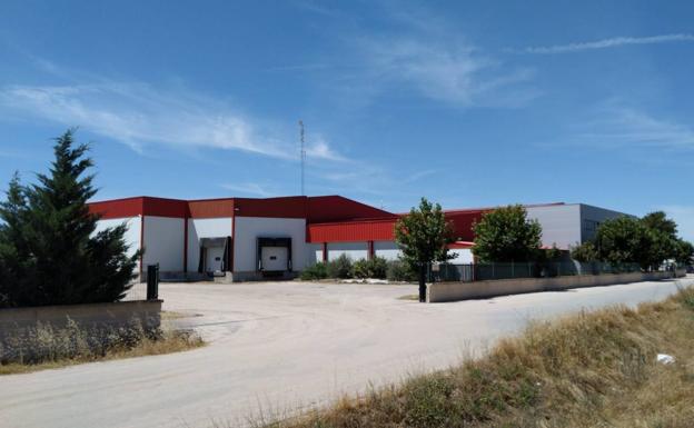 Siete de los nueve trabajadores de la comarca de Cuéllar afectados por el brote de Valladolid dan positivo en coronavirus