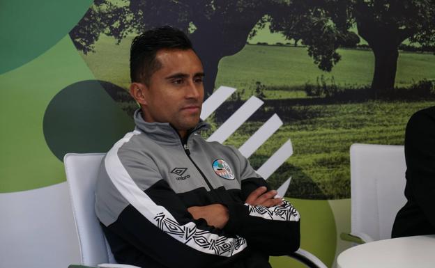 Edwin Hernández asegura que firmó su renovación con el Salamanca CF UDS pero que podría quedarse en México