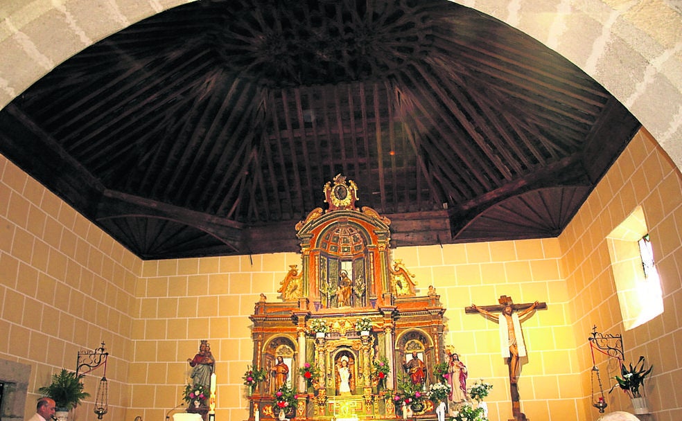 El Cabaco: Bajo el manto protector de la Virgen de la Peña de Francia