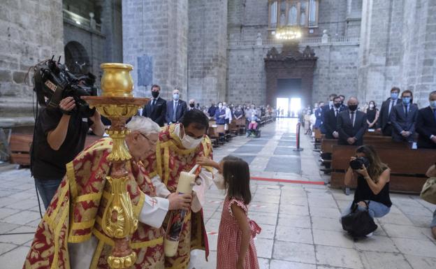 La Iglesia de Valladolid celebra una misa por las víctimas del virus: «Hay mucho que reconstruir»