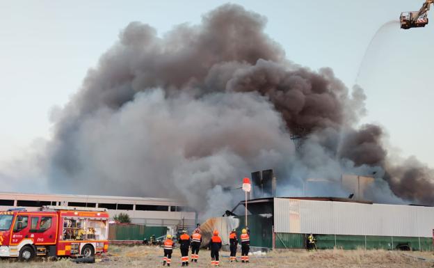 Santiago Sánchez, alcalde de San Pedro del Arroyo : «Cuando empecé a sentir las explosiones, ya sabía de donde procedían»