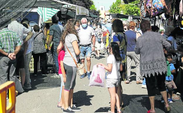 Un agosto de reencuentros sin abrazos, sin fiestas y con temor a los contagios en Castilla y León