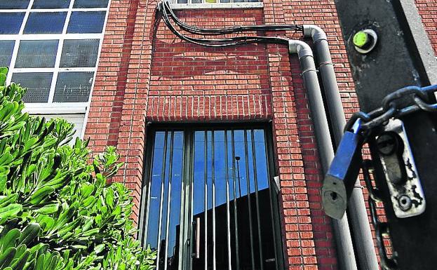 El cierre de Manrique pone fin a 60 años de historia y deja en el aire el futuro de 30 empleados