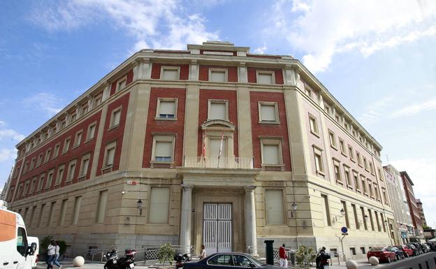 Hacienda reclama 116.085 euros a una menor por las deudas de sus padres