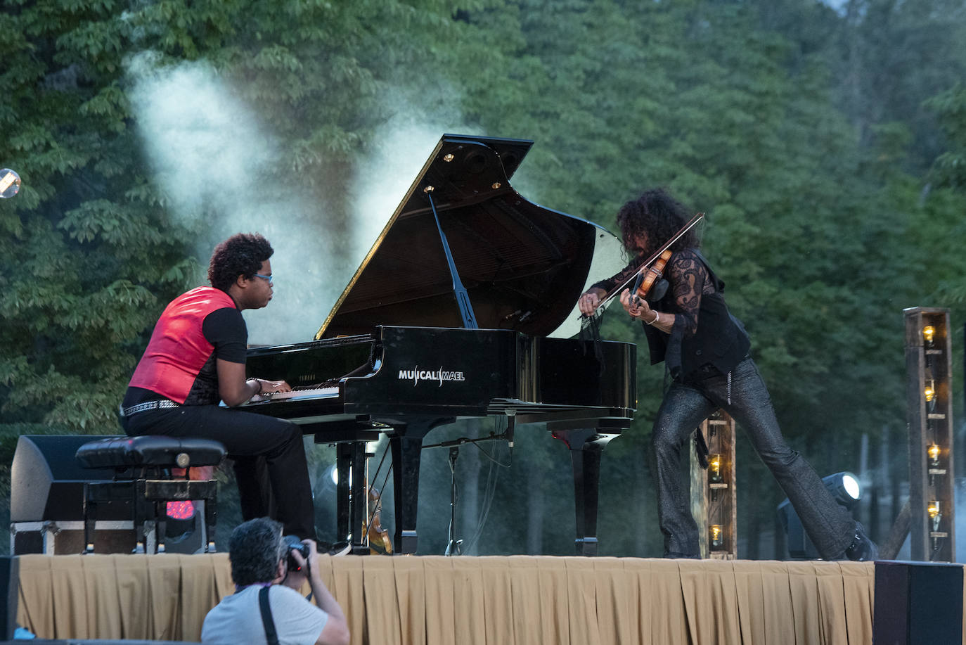 El violín de Ara Malikian hechiza en La Granja