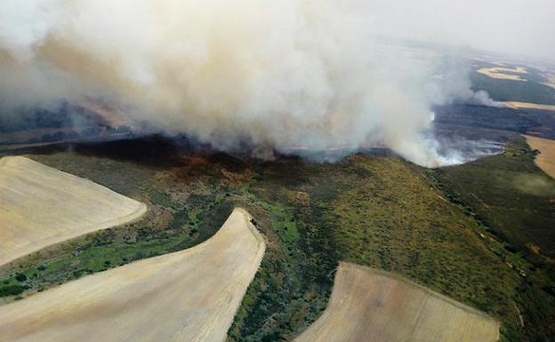 Declarado nivel 1 en un incendio en Tabanera de Valdavia al superar las 30 hectáreas arboladas afectadas