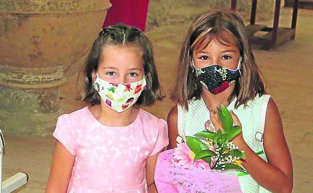 Con flores para honrar a la Virgen de los Remedios
