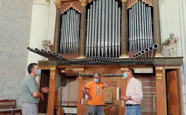 El coro de la iglesia de Santa Eulalia en Torquemada ya ha sido restaurado