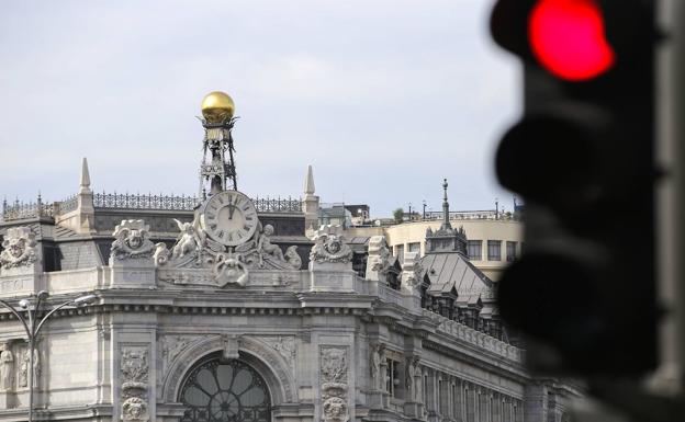 El BCE y la banca española esperan fusiones a medio plazo