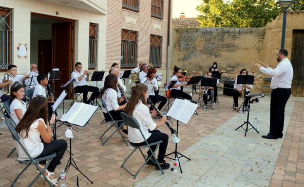 Melodías para celebrar la Semana Cultural de Fuentes de Valdepero