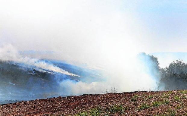 Dos heridos leves en el incendio de Tabanera de Valdavia