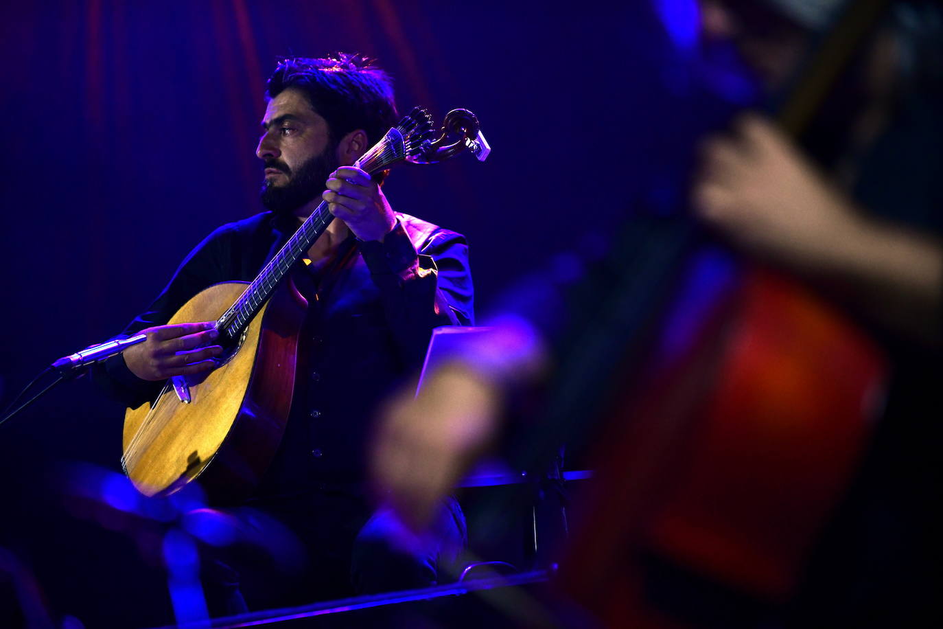 Las melodías de Dulce Pontes llenan de magia la Feria de Valladolid