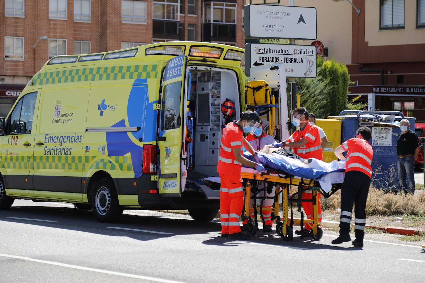 Tres heridos al ser arrollados por un tractor en Peñafiel