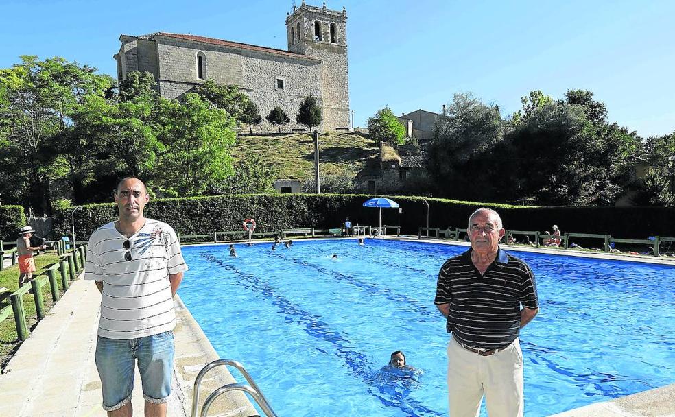 Piñel de Abajo: la pandemia no ha podido con la piscina hecha a pico y pala