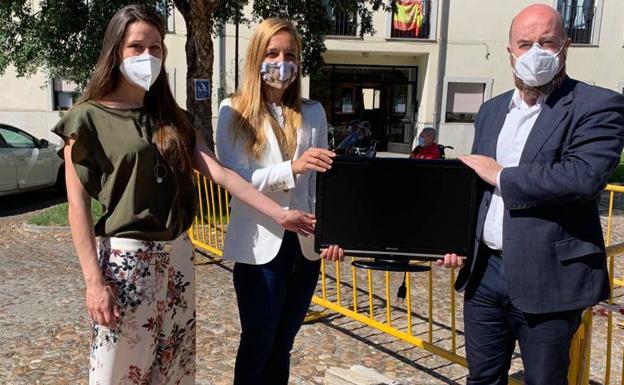 El Balneario de Ledesma dona 26 televisiones planas a la residencia