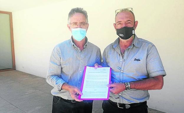 El exalcalde de Velilla y el concejal no adscrito denuncian al secretario del Ayuntamiento