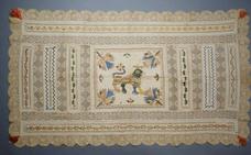 Once bordados serranos incluidos en la colección del Hermitage