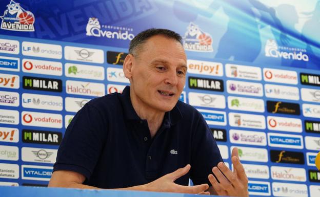 El entrenador de Avenida asegura que «el sorteo de la Euroliga es el más duro y desigual que he vivido»