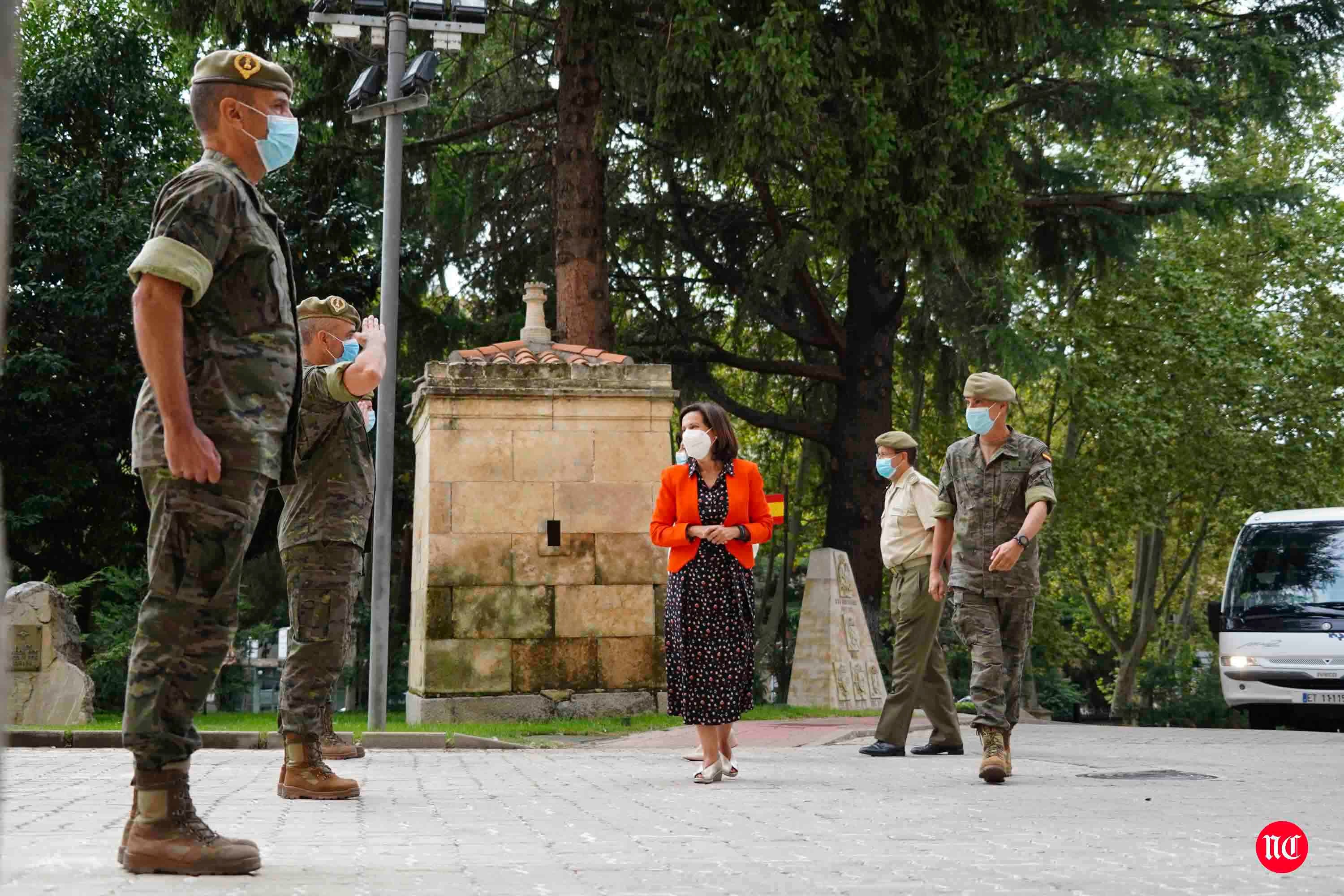La ministra de Defensa visita el acuartelamiento Arroquia de Salamanca