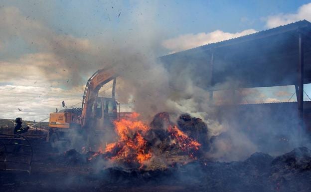 La perimetración reduce ligeramente la superficie quemada en el incendio de Zamora, 1.934 hectáreas