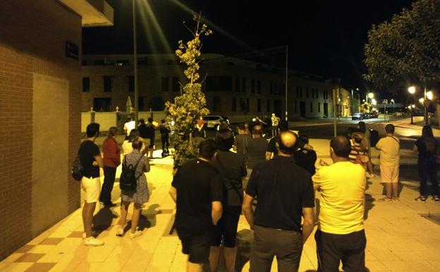 Los vecinos impiden otra ocupación de una vivienda conflictiva en Santovenia