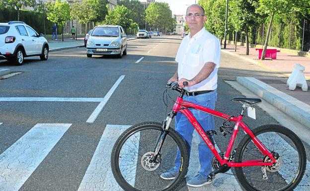 Luis Vélez, concejal de Movilidad: «A mis hijos o nietos les llevaría a cualquier verano que recuerdo, menos a este»