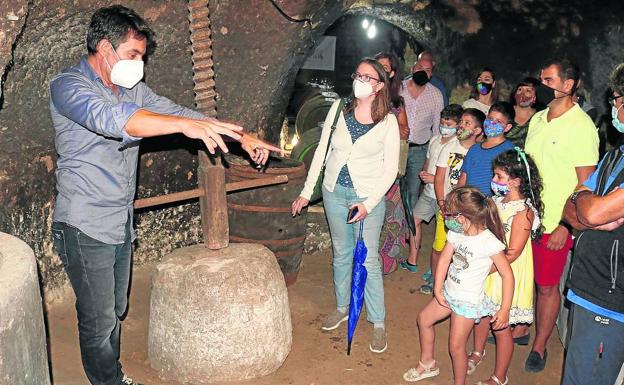 Torquemada centra la oferta turística estival en sus bodegas subterráneas
