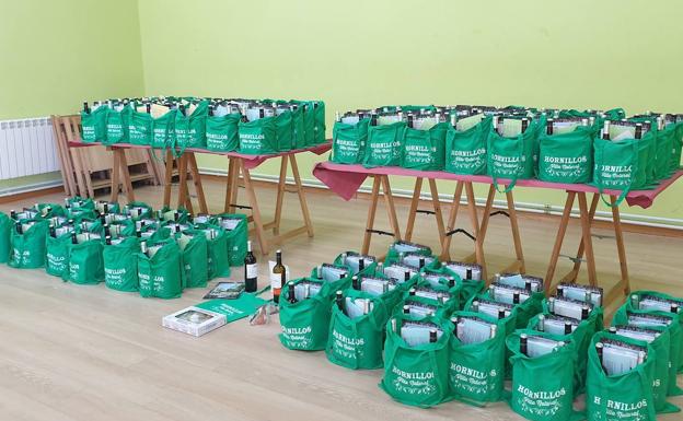 Hornillos de Eresma reparte entre los vecinos lotes de productos de la zona en el día de su patrón