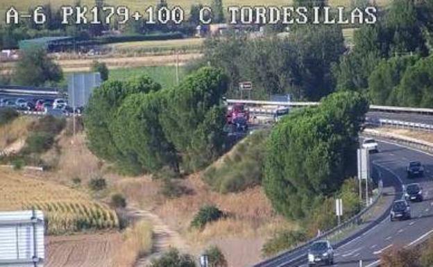 Una colisión múltiple deja cuatro heridos leves y retenciones en la A-6, a la altura de Tordesillas