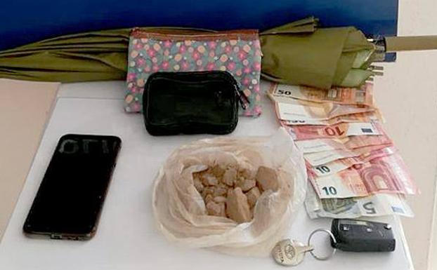 Detenido en Ponferrada con 104 gramos de heroína en una cartera cosida dentro de un paraguas