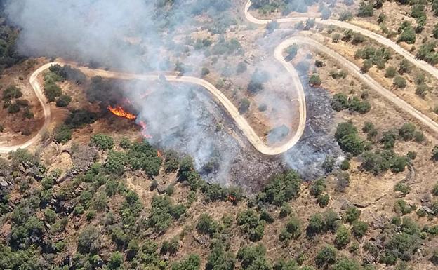 Extinguido después de dos días el incendio de Saucelle tras quemar cerca de 20 hectáreas