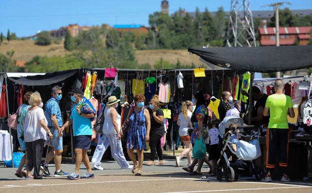 Salamanca suspende el rastro dominical por casos de coronavirus entre los allegados de algunos vendedores