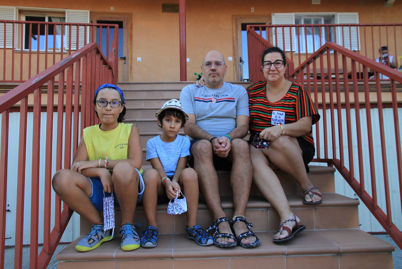 «Es imposible que los niños pequeños mantengan la distancia de seguridad en el colegio»