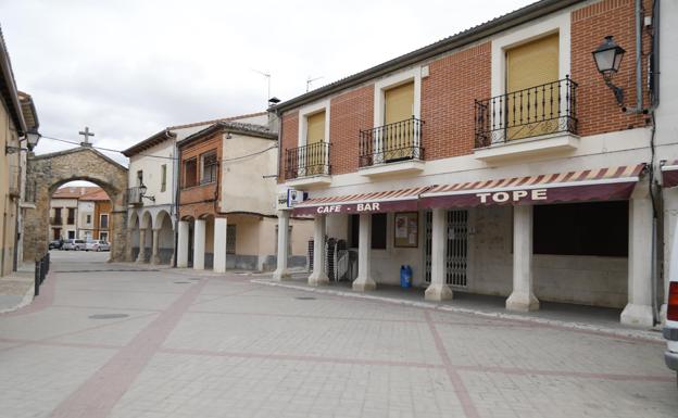 Un brote con ocho primeras PCR positivas pone a Pesquera al borde del confinamiento