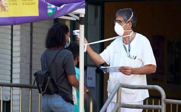 Dos fallecidos en el brote por la covid-19 de Candeleda (Ávila), que eleva hasta los 109 los casos positivos