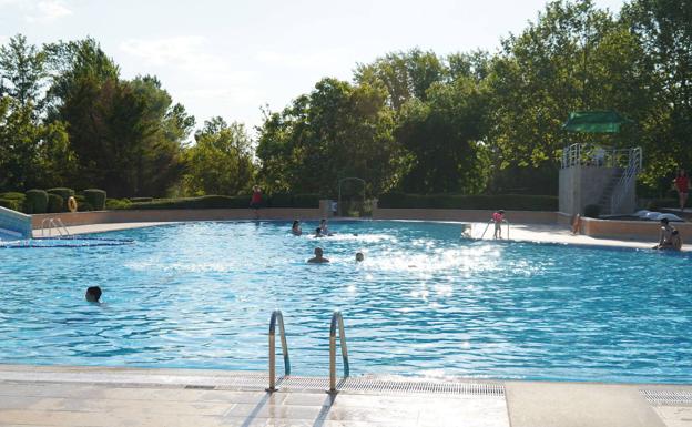 Las piscinas de Salamanca piden la identificación a los bañistas que no son abonados para posibles rastreos