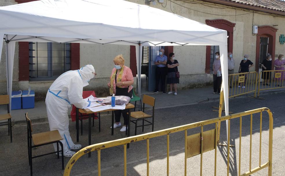 WhatsApp, un bálsamo contra la covid en Torrelobatón