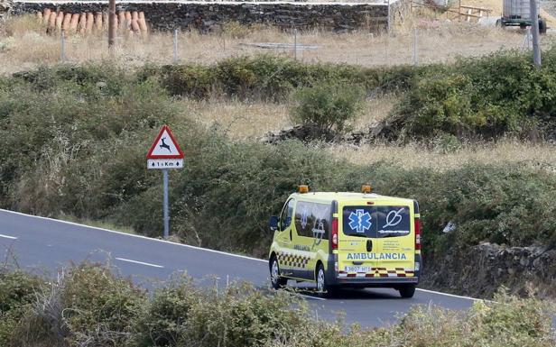 Heridas dos personas tras caer con su coche por un terraplén en la A-66 en Mozárbez, Salamanca