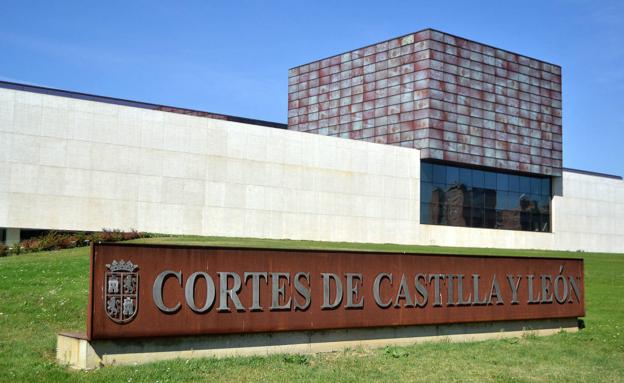 Los sindicatos alertan de que casi la mitad de los funcionarios de la Junta tiene más de 55 años